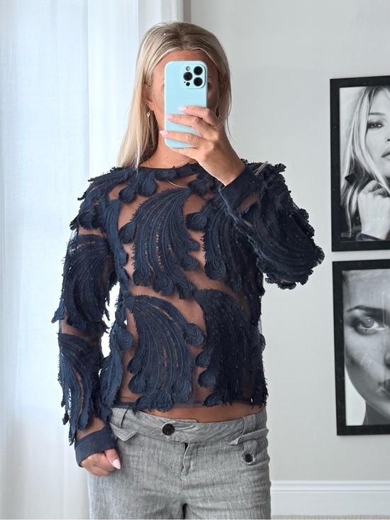 Pepin Tops - revolve Pepin Navy Sheer Long-Sleeve Leaf-Applique Top